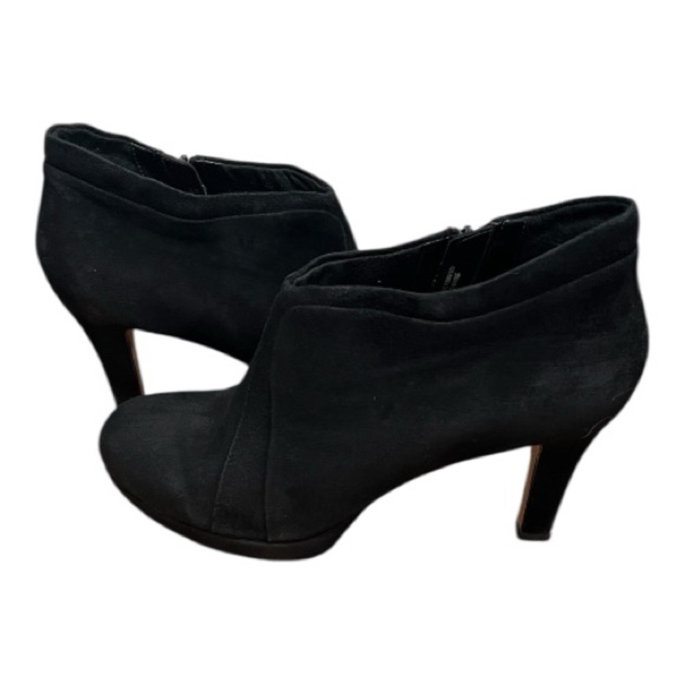 Clarks Black Suede Leather‎ Ankle Boots 11M Comfort Heels Classic Style